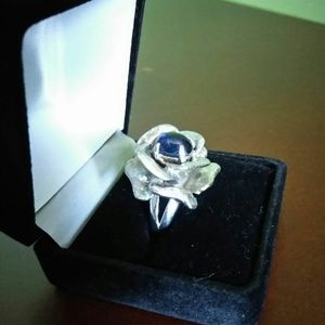 10k White Gold Flower Sapphire Ring 11 grams